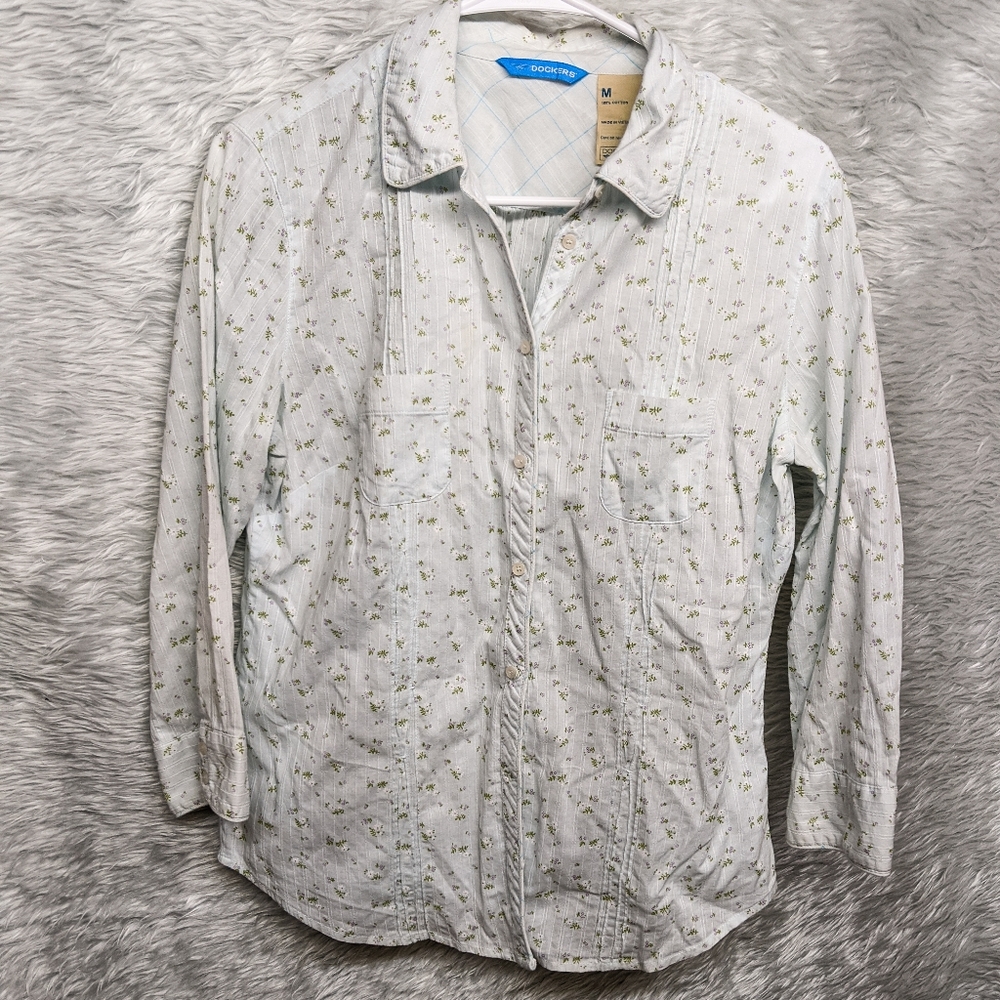 ☀️3/$15 Dockers women button down--size medium